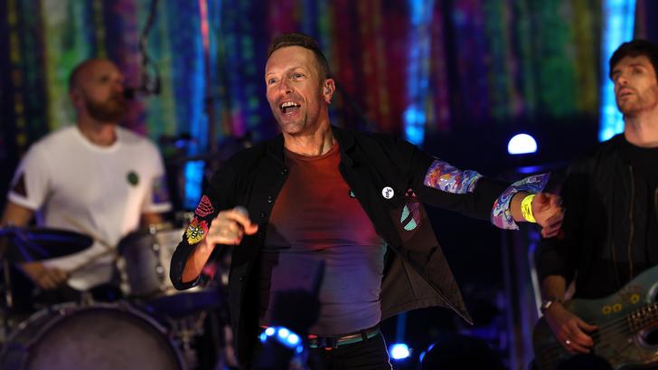 Chris Martin, le leader de Coldplay, joue un rôle déterminant dans ce nouvel événement.