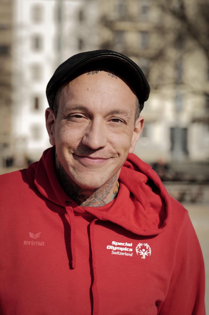 Brice Baumann travaille à l’Association pour le patrimoine industriel en tant que soudeur et participe aux Special Olympics de Turin.