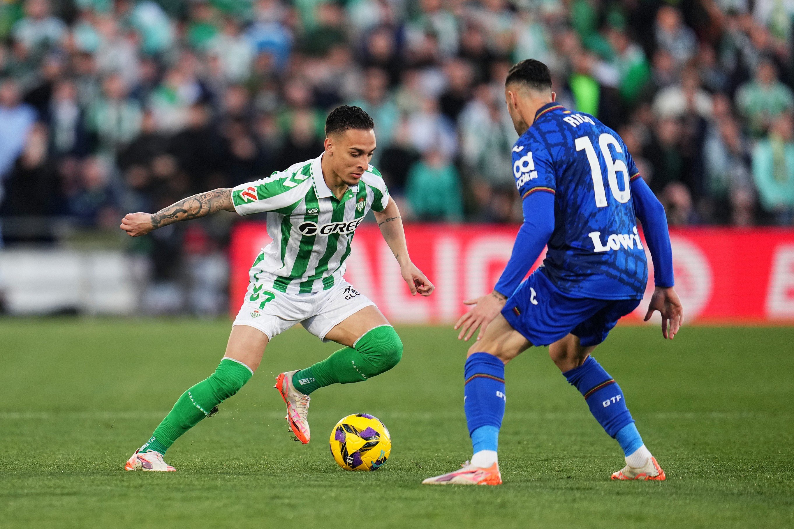 Antony en action pour le Real Betis