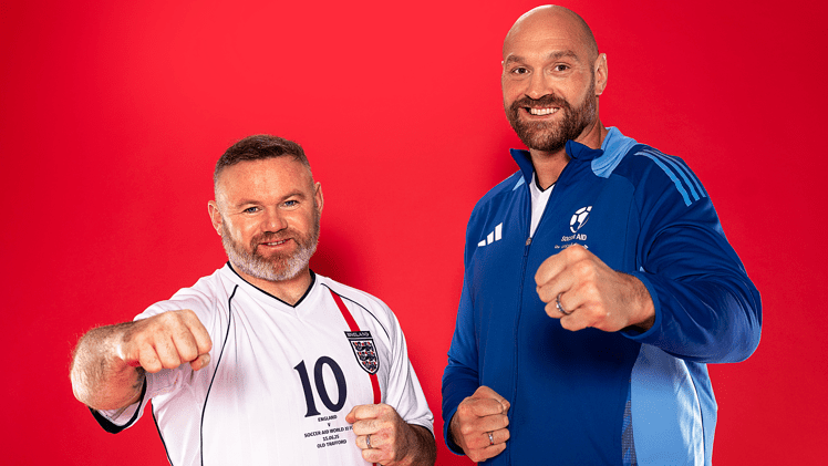 Wayne Rooney et Tyson Fury lors d'une photo pour Soccer Aid