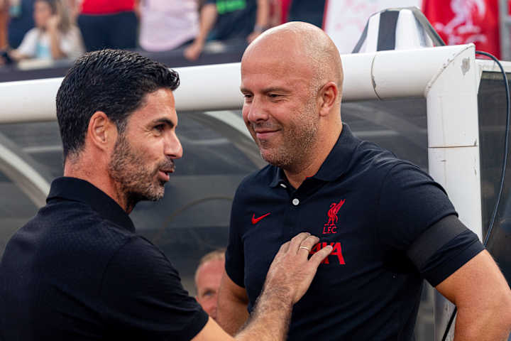 Mikel Arteta et Arne Slot