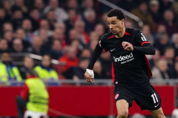 Hugo Ekitike en pleine action