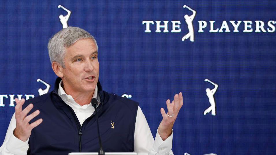 Le commissaire du PGA Tour Jay Monahan lors d'une conférence de presse à Sawgrass