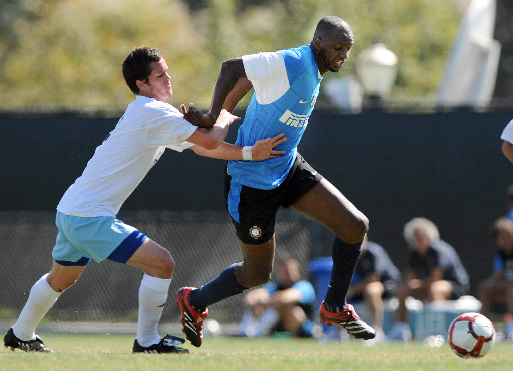 Patrick Vieira jouant pour l'Inter Milan à UCLA