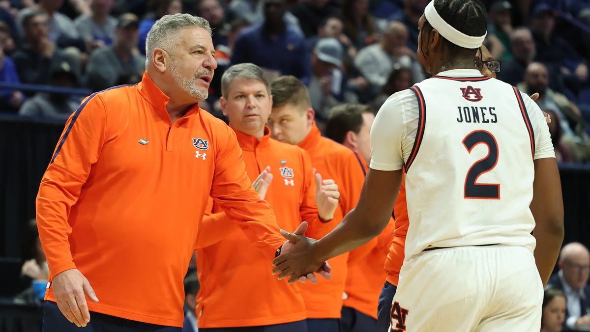 Bruce Pearl finaliste du Naismith Coach of the Year