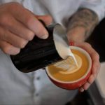 Café et Football- Les Bienfaits Célèbres du Caffeine