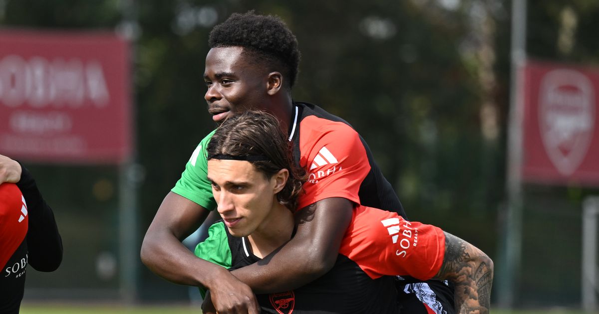 Calafiori soutient Saka avant le choc Arsenal-Chelsea