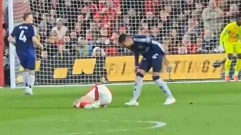 Casemiro en colère après l-incident avec Ryan Yates