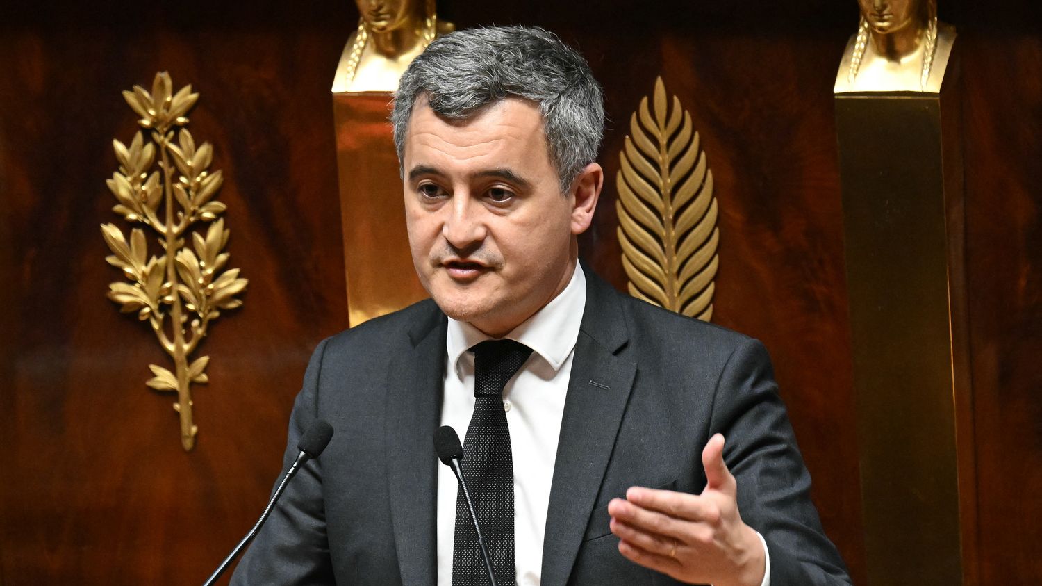 Darmanin menace de quitter le gouvernement sur le port du voile dans le sport