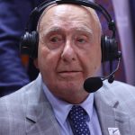 Dick Vitale ému par son combat contre le cancer lors du match Duke-Louisville