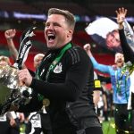 Eddie Howe rend hommage à sa mère après la victoire en Carabao Cup