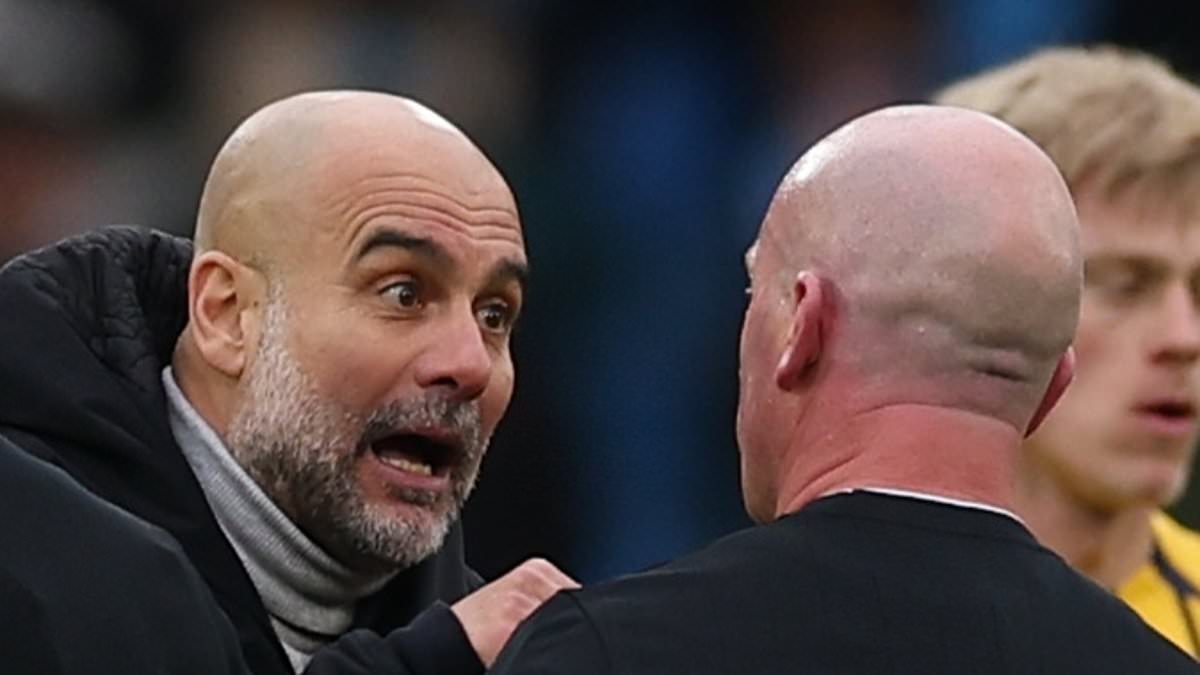 Guardiola s-emporte contre l-arbitre après l-avertissement de Doku