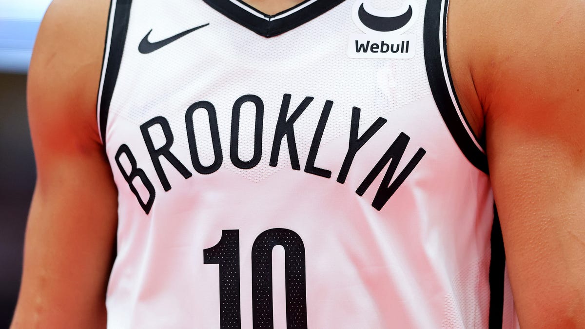 Histoire du maillot No. 12 des Brooklyn Nets - Bob Arnzen