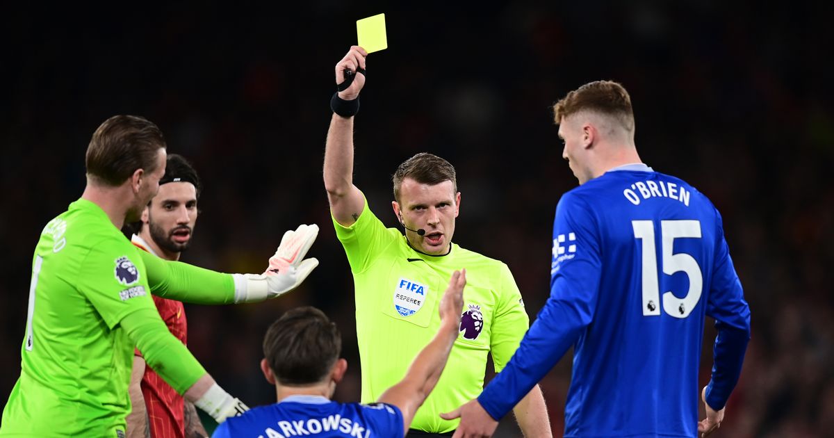 James Tarkowski s-excuse pour son tacle sur Mac Allister