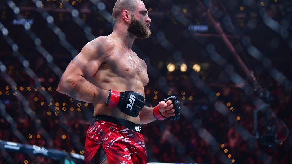 Jiri Prochazka vise le vainqueur de Blachowicz vs. Ulberg à l-UFC