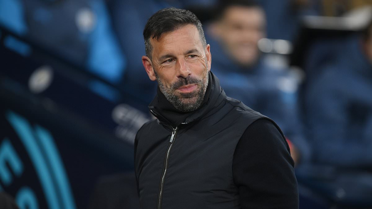 Leicester cible un entraîneur du Championship si Van Nistelrooy part