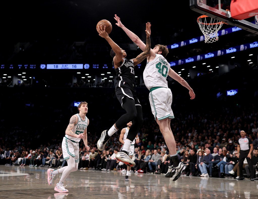 Les Nets échouent face aux Celtics malgré une performance de Lewis
