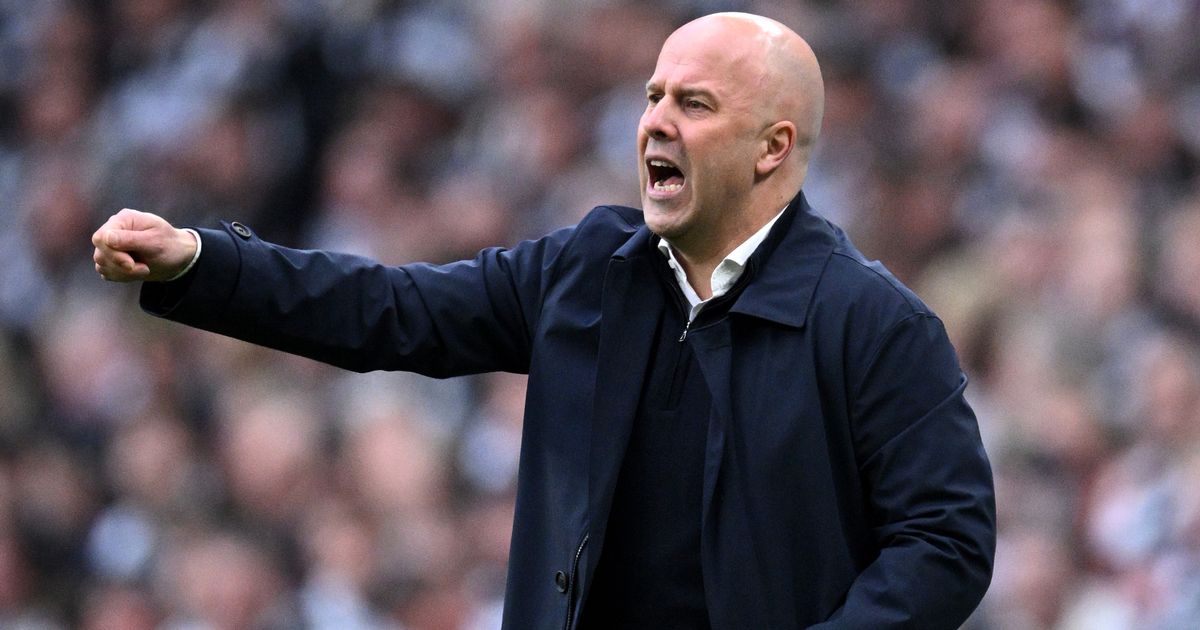 Liverpool - Arne Slot appelle à réagir après une défaite inacceptable