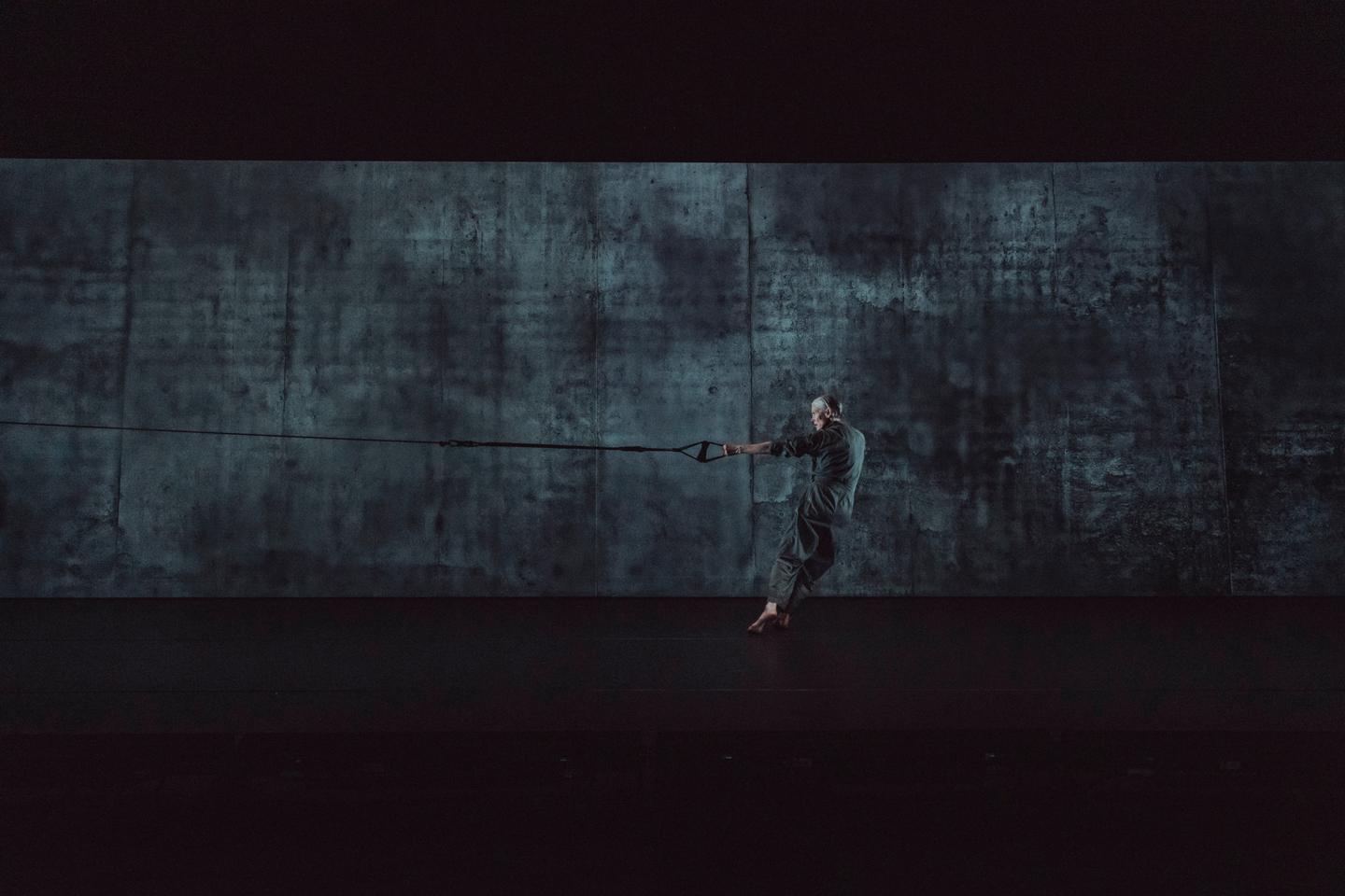 Lucinda Childs - Une Chorégraphie Énigmatique au Théâtre Chaillot