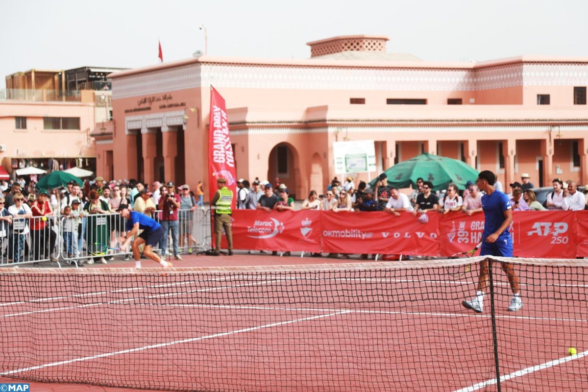 Match d-exhibition au Grand Prix Hassan II de tennis à Marrakech