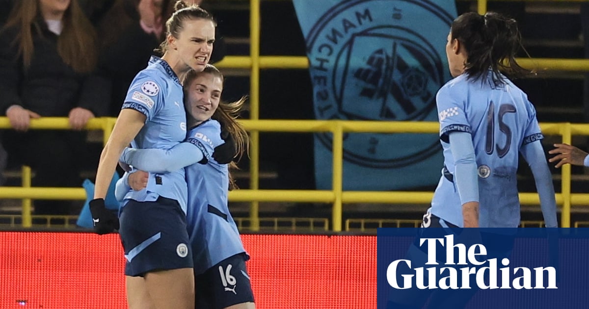 Miedema brille comme attaquante centrale pour Manchester City