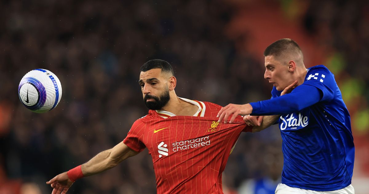 Mo Salah critiqué après une performance décevante contre Everton