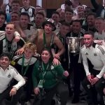 Newcastle célèbre sa victoire à la Carabao Cup - moments forts