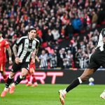 Newcastle met fin à 70 ans sans trophée en battant Liverpool