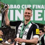 Newcastle remporte la Carabao Cup - Dan Burn évoque l-avenir