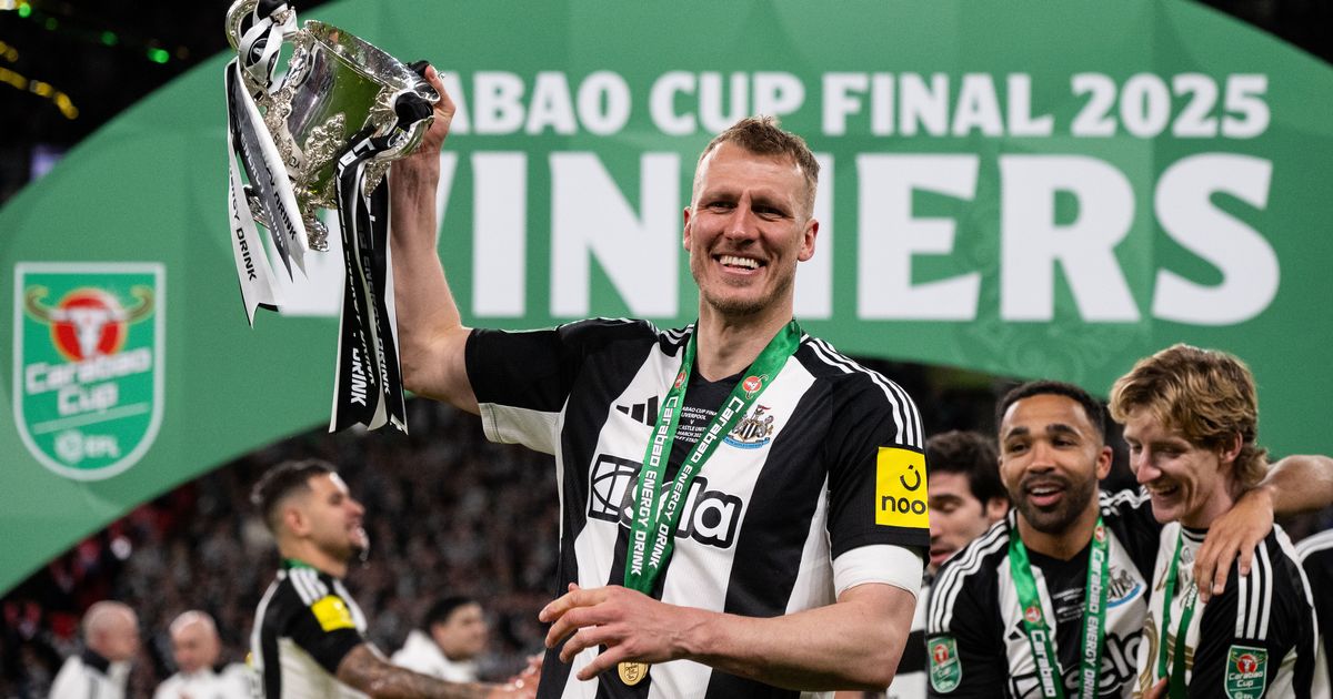 Newcastle remporte la Carabao Cup - Dan Burn évoque l-avenir