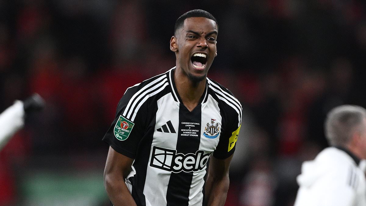 Newcastle remporte la Carabao Cup contre Liverpool (2-1)