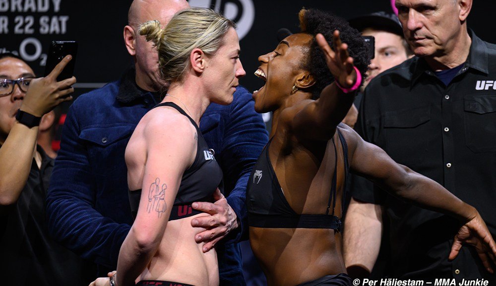 Photos des pesées cérémoniales de l-UFC Fight Night 255 à Londres