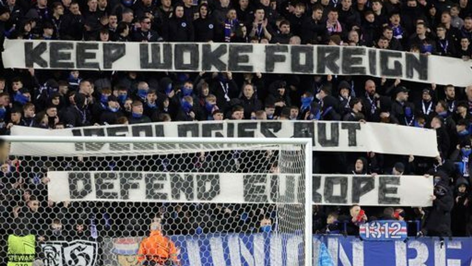 Rangers sanctionnés pour un banderole raciste lors d-un match
