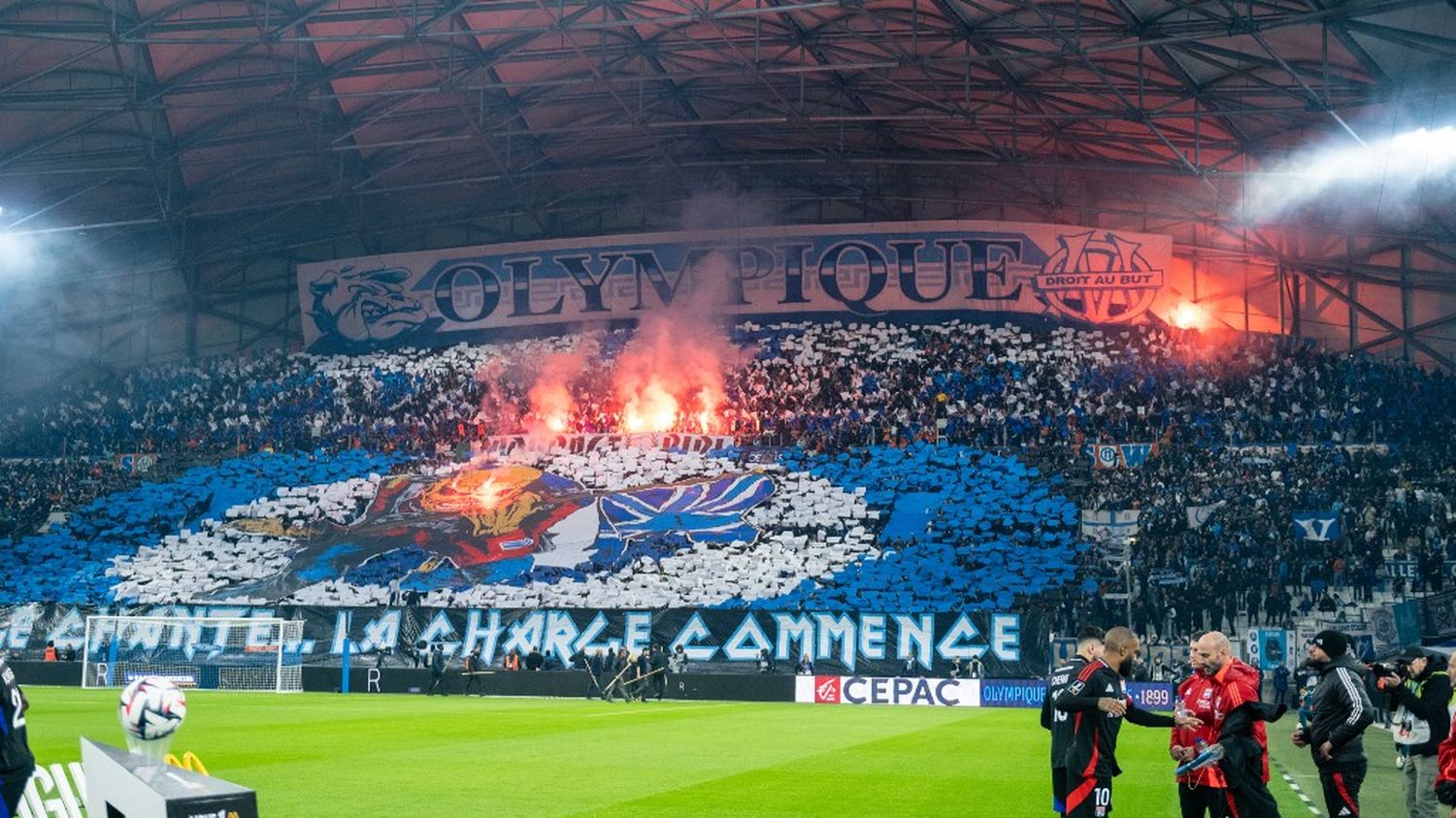 Réaction des Supporters au Projet de Dissolution des Groupes