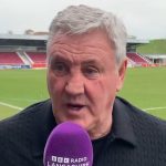 Steve Bruce répond aux critiques de Dwight Gayle sur ses tactiques