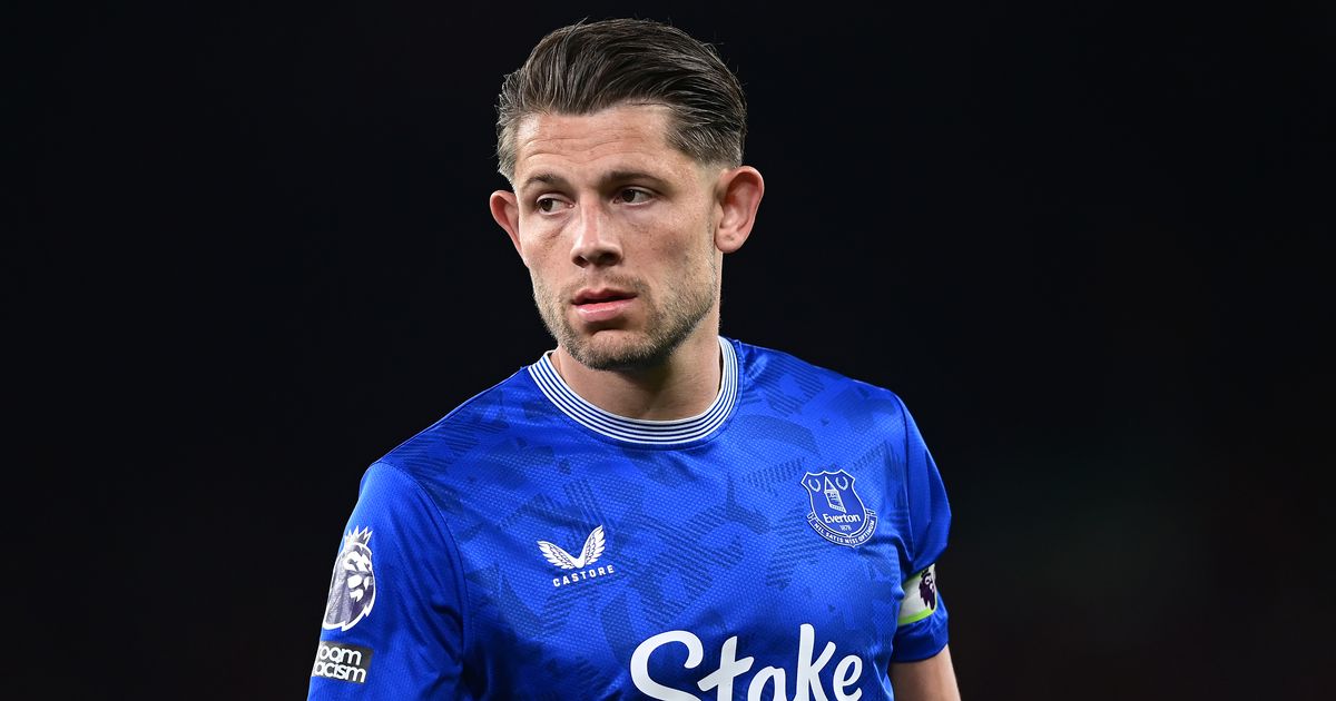 Tarkowski s-excuse après son tacle contre Mac Allister