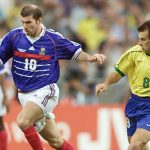 Vente historique - maillot de Zidane à 52 000 euros aux enchères