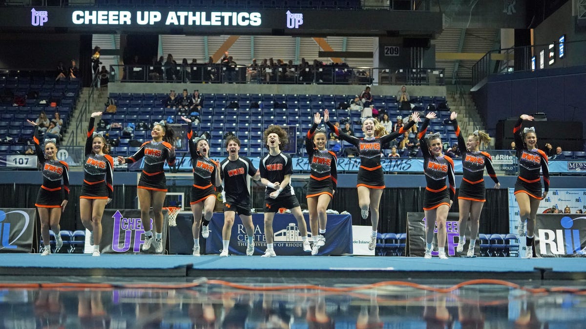West Warwick remporte le championnat de cheerleading 2025