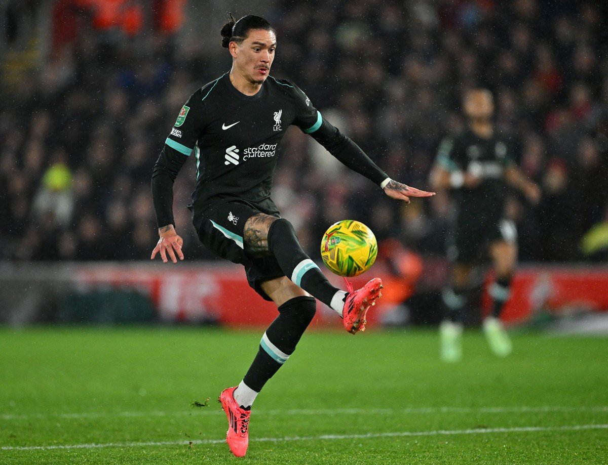 Darwin Nunez en action pour Liverpool contre Southampton