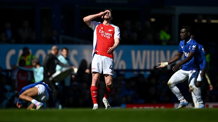 Declan Rice capturant l'ambiance d'une performance décevante d'Arsenal Declan Rice pendant le match