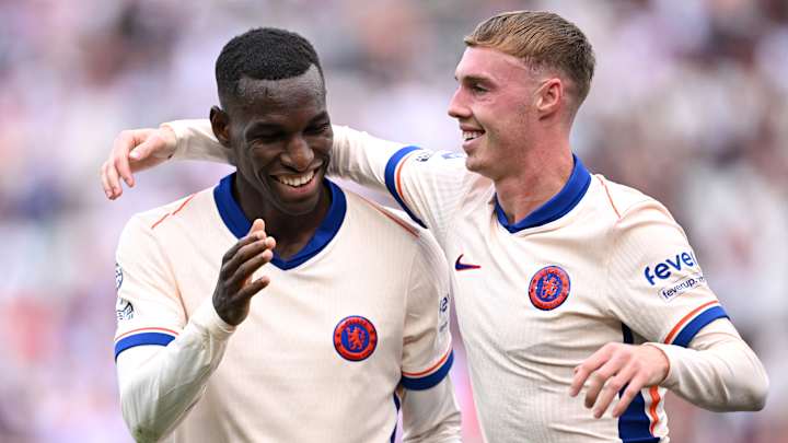 Nicolas Jackson (à gauche) et Cole Palmer—Absences notables pour Chelsea