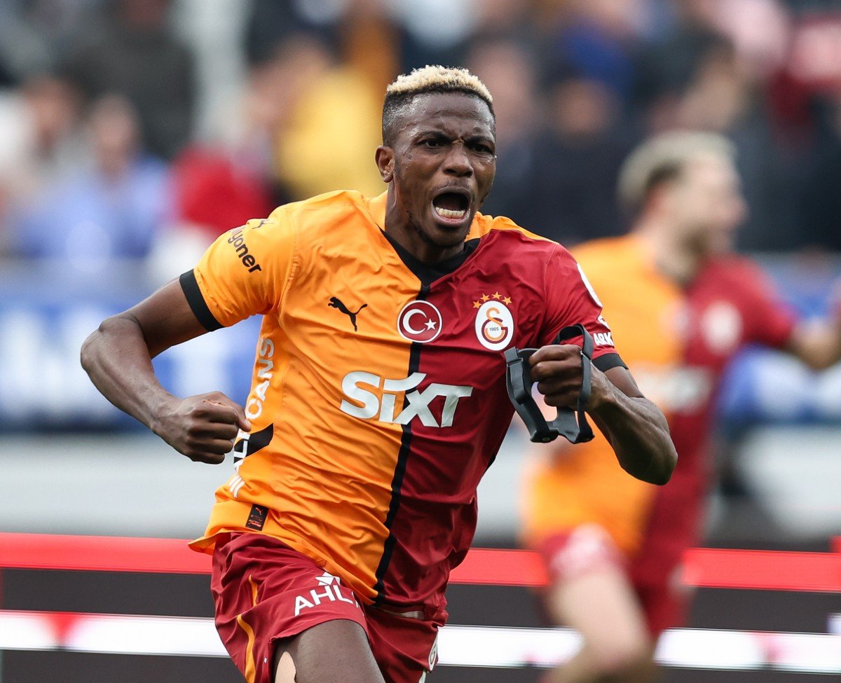 Victor Osimhen célèbre un but pour Galatasaray