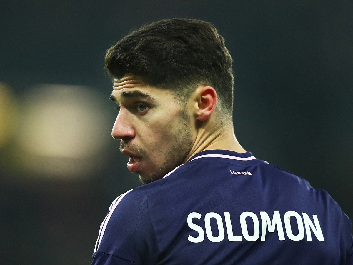 Manor Solomon en action pour Leeds United