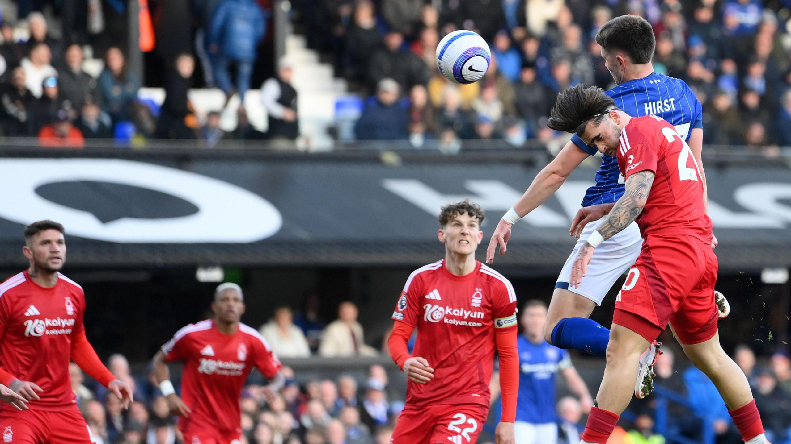 George Hirst marque pour Ipswich Town contre Nottingham Forest