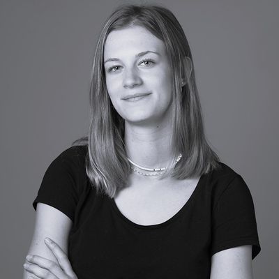 Léonard Thurre, nouveau consultant de l'équipe de Suisse, souriant dans un cadre professionnel.