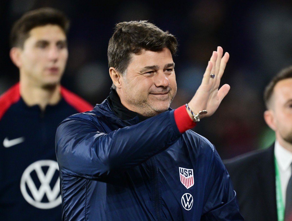 Mauricio Pochettino salue les fans après USA vs Costa Rica