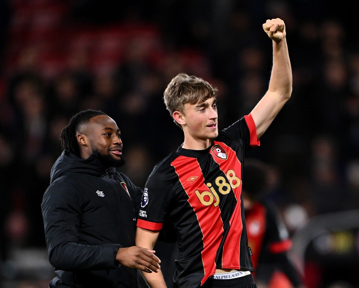 Dean Huijsen célèbre pour Bournemouth