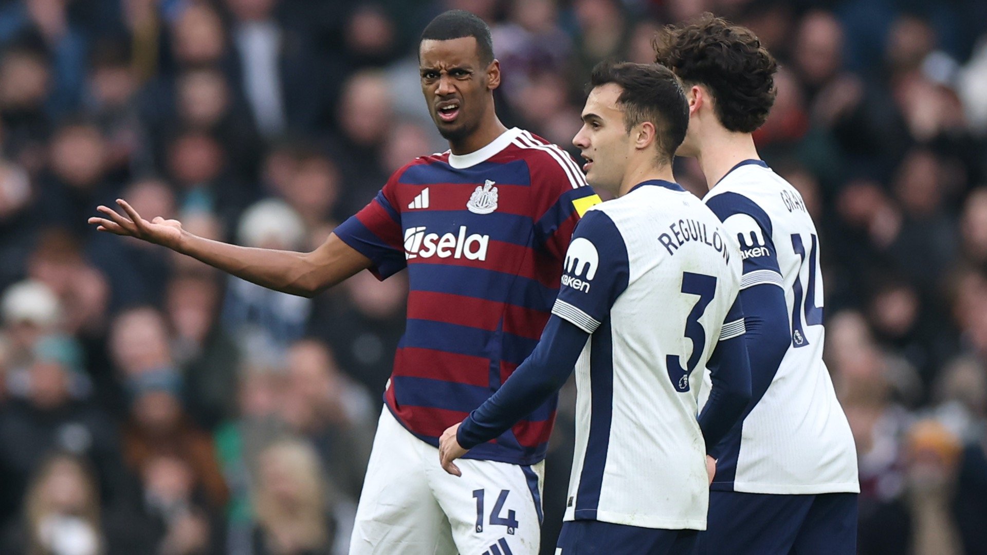 Alexander Isak avec Newcastle contre Tottenham