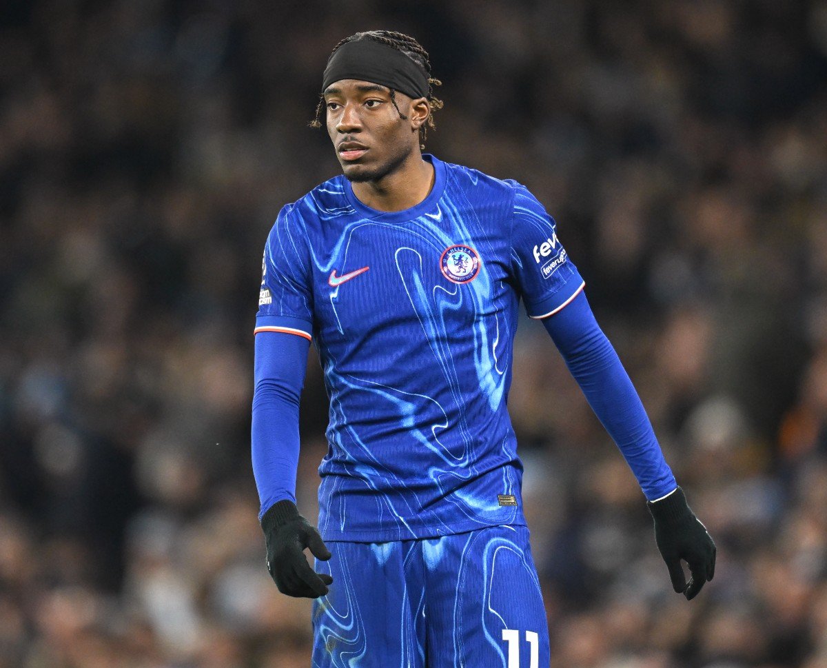 Noni Madueke en action pour Chelsea face à Man City