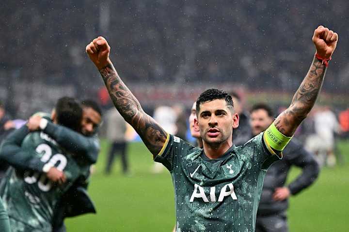 Célébration de Cristian Romero avec Tottenham contre Francfort